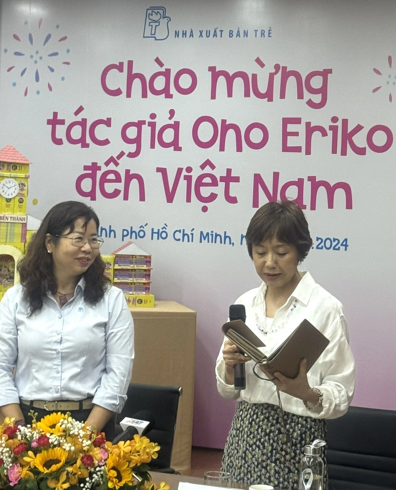 Tác giả bestseller manga Nhật Bản Ono Eriko bất ngờ khi thử món ngon Việt Nam
