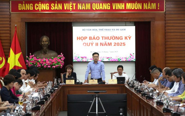 Tại sao quảng cáo sai sự thật nhưng Quyền Linh chỉ bị nhắc nhở? Tại sao quảng cáo sai sự thật nhưng Quyền Linh chỉ bị nhắc nhở?