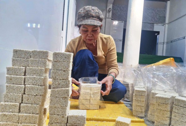 Tết về với bánh nổ Tân Thọ Tết về với bánh nổ Tân Thọ