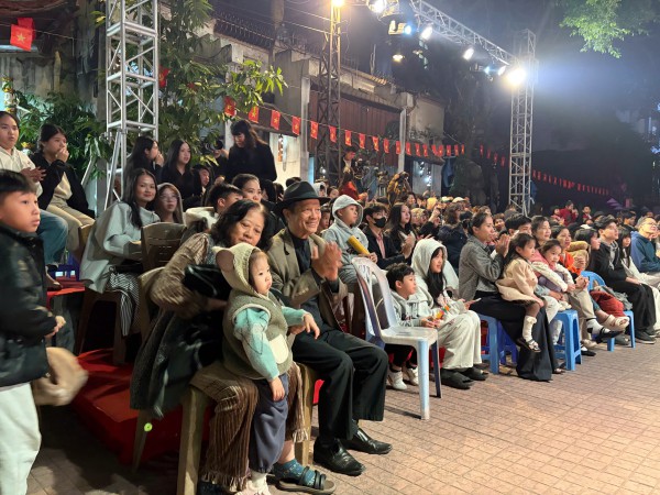 Thấy gì từ 'Cảm xúc Long Thành'?