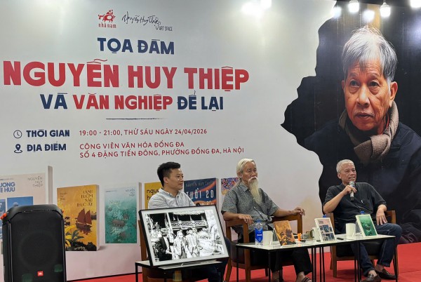 Thơ Nguyễn Huy Thiệp: Đọc câu nào 'sợ' câu ấy!