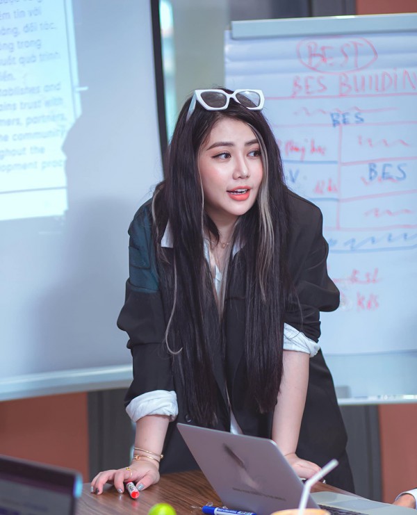 Thời trang công sở gen Z không còn là 'đồng phục'?