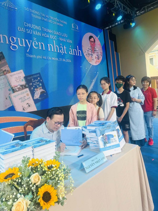 Tìm cách khơi thông dòng chảy văn hóa đọc