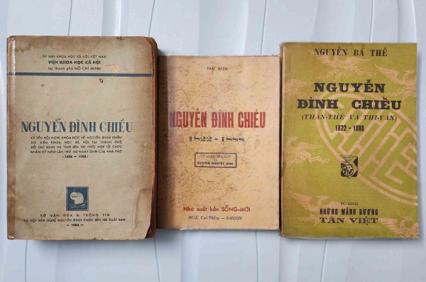 Tinh tú đất Việt: Thà đui mà giữ đạo nhà Tinh tú đất Việt: Thà đui mà giữ đạo nhà