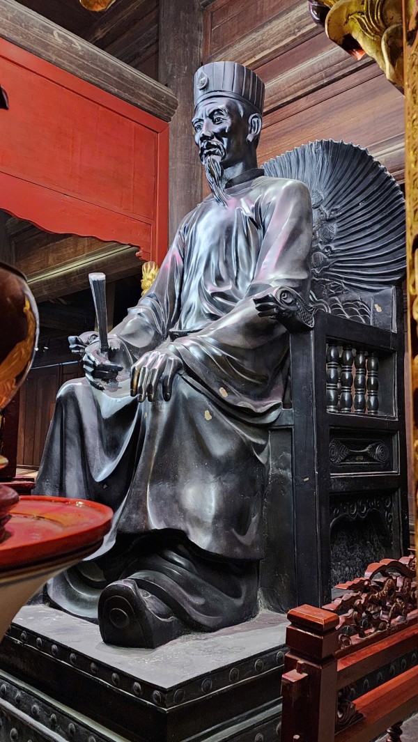 Tinh tú đất Việt: Tính ngay thẳng lòng không chịu khuất Tinh tú đất Việt: Tính ngay thẳng lòng không chịu khuất