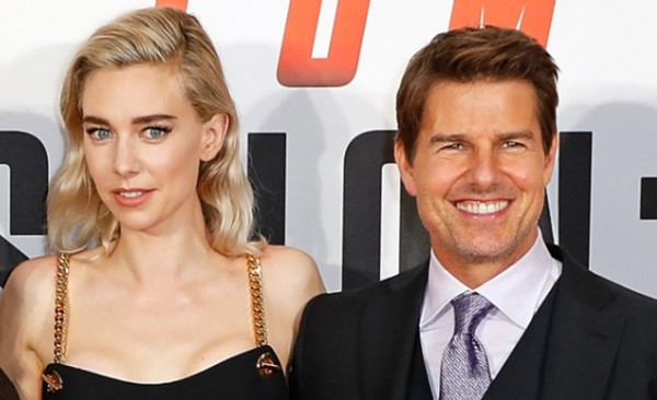 Tom Cruise không hề sợ hãi khi lái mô tô lao khỏi vách đá trong 