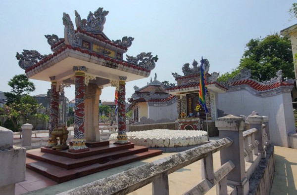 Trăm năm đất tổ kim hoàn: Nơi an nghỉ của hai vị tổ sư Trăm năm đất tổ kim hoàn: Nơi an nghỉ của hai vị tổ sư
