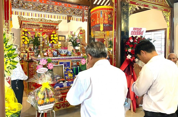 Trăm năm đất tổ kim hoàn: Từ đường độc nhất vô nhị Trăm năm đất tổ kim hoàn: Từ đường độc nhất vô nhị