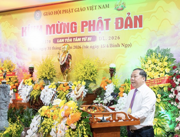Trang nghiêm đại lễ Phật đản tại chùa Quán Sứ
