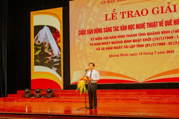 Trao giải thưởng văn học nghệ thuật kỷ niệm 420 năm hình thành tỉnh Quảng Bình