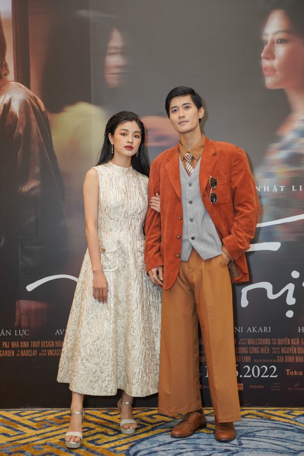 Trịnh Vĩnh Trinh - em gái Trịnh Công Sơn rơi nước mắt trong showcase phim ‘Em và Trịnh’
