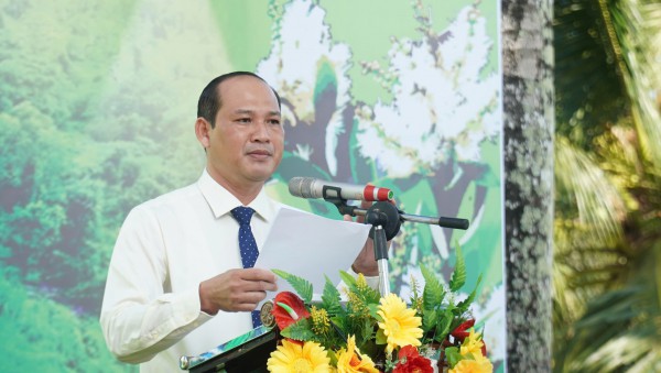 Trình diễn chế biến lẩu mắm lớn nhất Việt Nam tại ngày hội 'Hương rừng U minh' Trình diễn chế biến lẩu mắm lớn nhất Việt Nam tại ngày hội 'Hương rừng U minh'