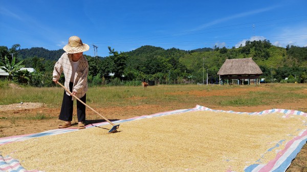 Trở lại ngôi làng cư dân mang tên 