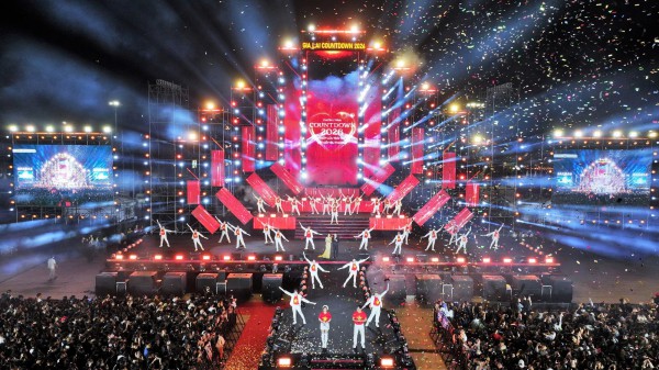 Trưng bày linh vật, bắn pháo hoa mừng Xuân Bính Ngọ 2026 tại Quy Nhơn và Pleiku Trưng bày linh vật, bắn pháo hoa mừng Xuân Bính Ngọ 2026 tại Quy Nhơn và Pleiku