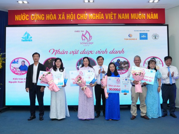 Từ cô giáo vùng đất mặn đến nhân vật truyền cảm hứng 'Sống đẹp' Từ cô giáo vùng đất mặn đến nhân vật truyền cảm hứng 'Sống đẹp'