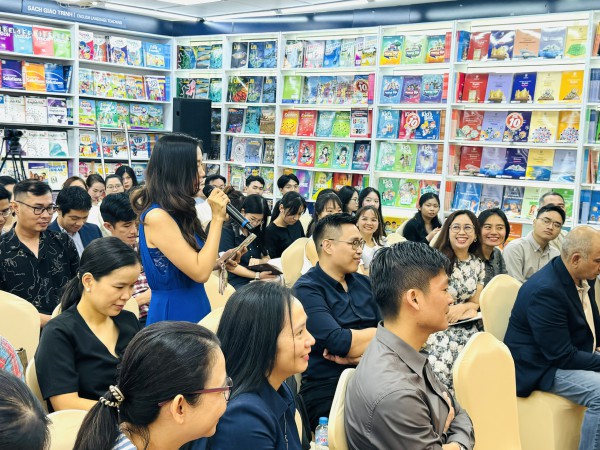 Từ giấc mơ 15 năm đến cuốn sách viết cùng Jack Canfield Từ giấc mơ 15 năm đến cuốn sách viết cùng Jack Canfield