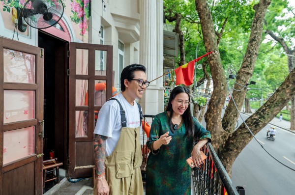 Tuấn Hưng 'cày' hết sức cho show diễn với các 'anh trai chông gai'