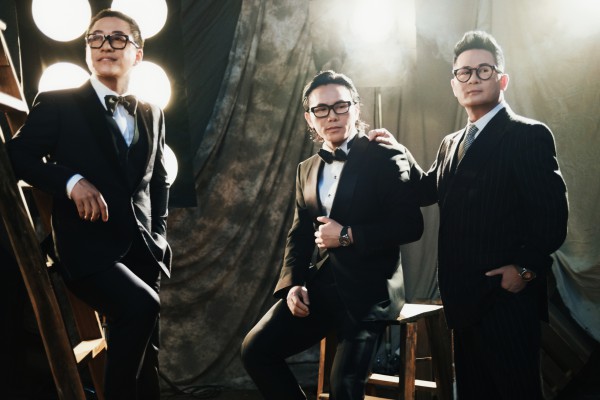 Tuấn Hưng 'cày' hết sức cho show diễn với các 'anh trai chông gai'