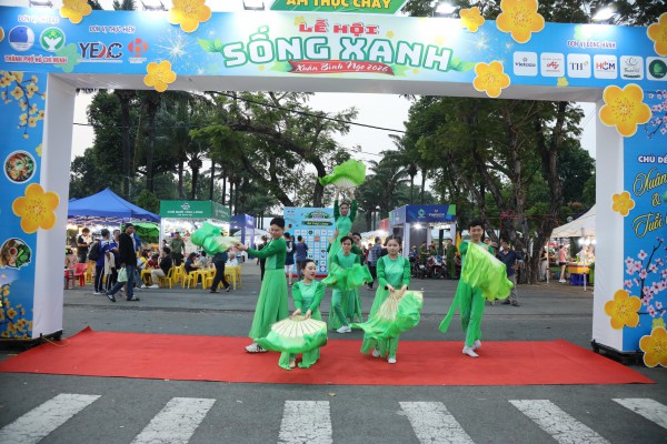 Tưng bừng khai hội 'Sống xanh - Ẩm thực chay' Tưng bừng khai hội 'Sống xanh - Ẩm thực chay'