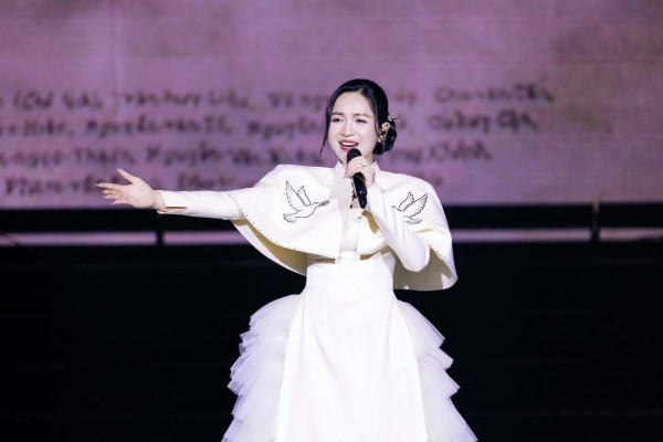 Vấn nạn hát nhép: Thiếu trung thực sẽ làm méo mó thị trường Vấn nạn hát nhép: Thiếu trung thực sẽ làm méo mó thị trường