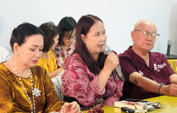 Văn nghệ sĩ kể chuyện viết về Bác