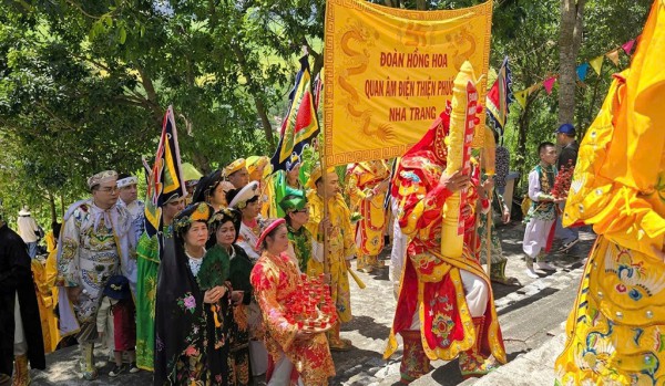 Về miền di sản thờ Mẫu của xứ trầm hương