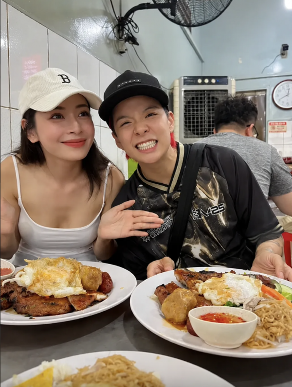 Vì sao người nổi tiếng đến TP.HCM thường được dẫn đi ăn cơm tấm? Vì sao người nổi tiếng đến TP.HCM thường được dẫn đi ăn cơm tấm?