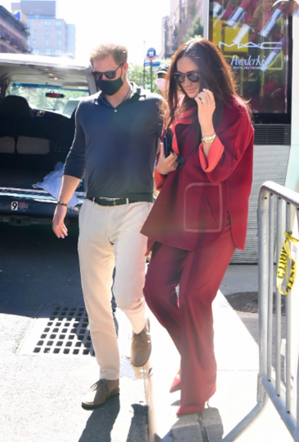 Vợ chồng Hoàng tử Harry lặng lẽ làm từ thiện ở New York