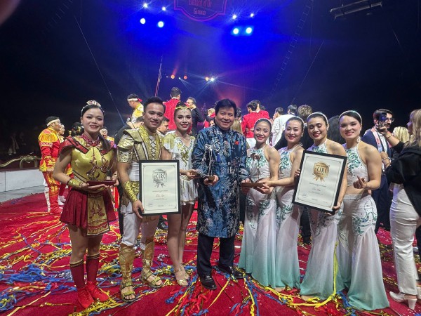 Xiếc Việt giành 3 giải thưởng tại Tây Ban Nha Xiếc Việt giành 3 giải thưởng tại Tây Ban Nha