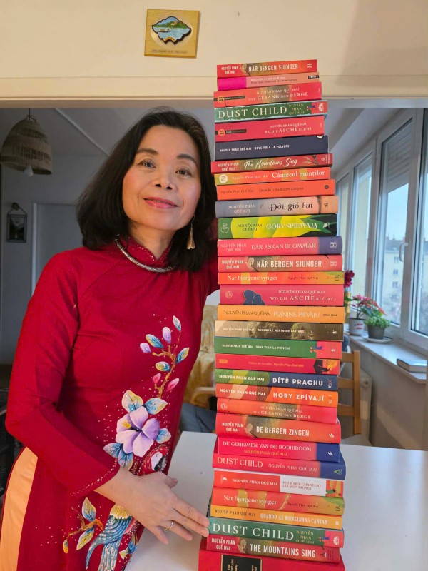 Xuất khẩu văn chương Việt thiếu 'bà đỡ'