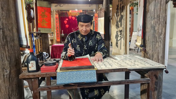 Ấn tượng ngôi nhà Bắc bộ trong chuỗi 'Tết Việt - Tết phố' 2026 ở phố cổ