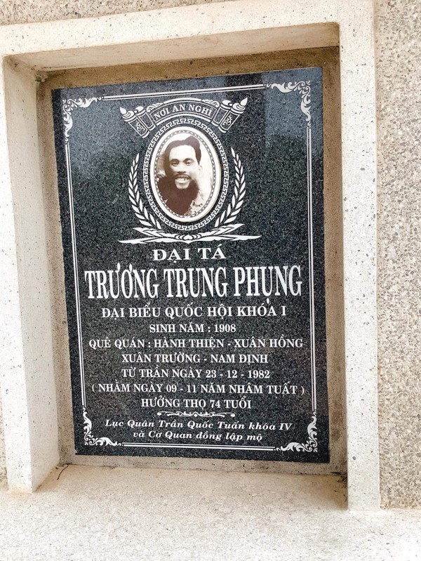 Đại biểu Quốc hội Trương Trung Phụng đoàn kết với Mặt trận Việt Minh