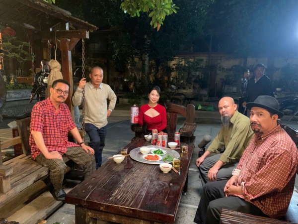 Đạo diễn Trần Bình Trọng: 16 năm làm phim tết cho nông dân Đạo diễn Trần Bình Trọng: 16 năm làm phim tết cho nông dân