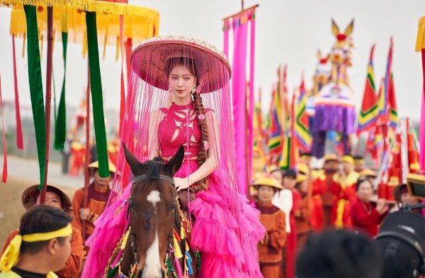 Để văn hóa tác động thực chất trong mọi lĩnh vực Để văn hóa tác động thực chất trong mọi lĩnh vực