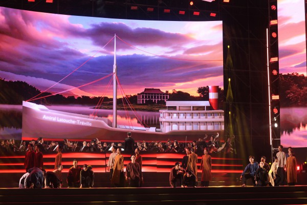 Đêm thành phố lung linh cùng 'Ánh sáng niềm tin và khát vọng'