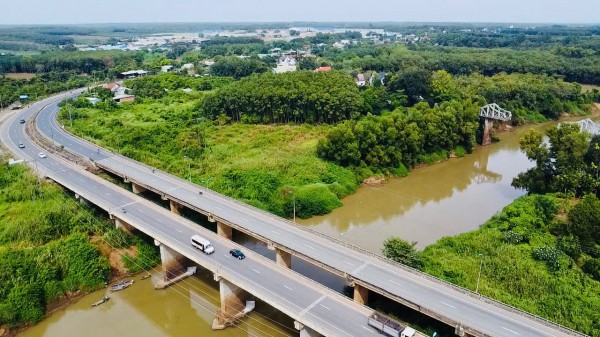 Độc đáo cầu gãy sông Bé, di tích lịch sử văn hóa ở Bình Dương