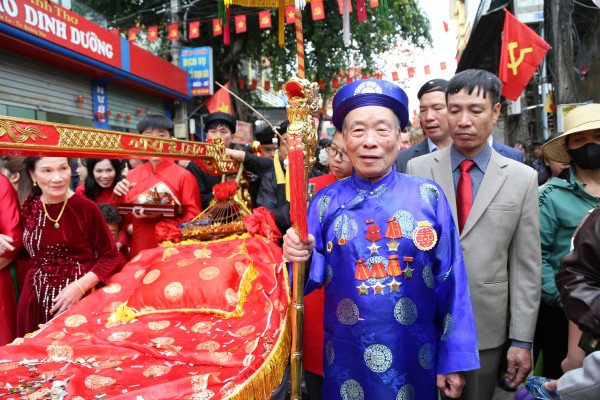 Độc đáo lễ hội Tiên Công: Con rể quỳ đón mừng bố vợ thượng thọ