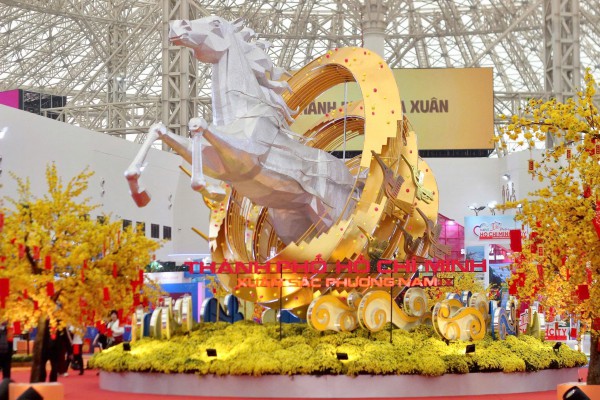 Độc lạ những tác phẩm nghệ thuật tỉa từ trái cây