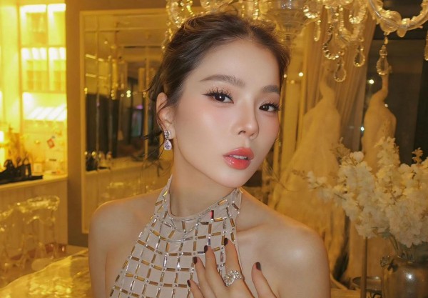 Ồn ào của Lệ Quyên: Nghệ sĩ và khán giả phải chịu trách nhiệm trước pháp luật