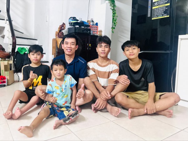 'Ông bụt' viết chuyện cổ tích giữa đại ngàn