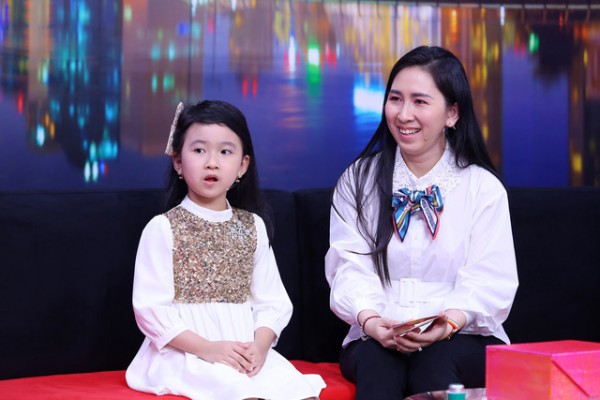 Bố mẹ ly dị, cô bé 7 tuổi khiến Ốc Thanh Vân bất ngờ vì điều này
