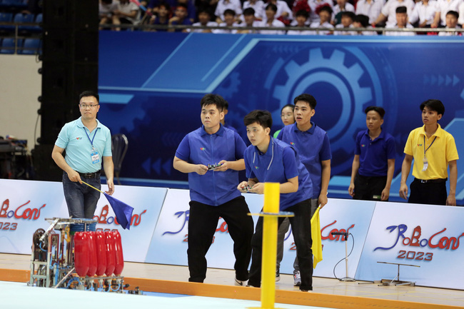 Chung kết Robocon Việt Nam 2023: Kỷ lục Chey-Yo mới ở 42 giây