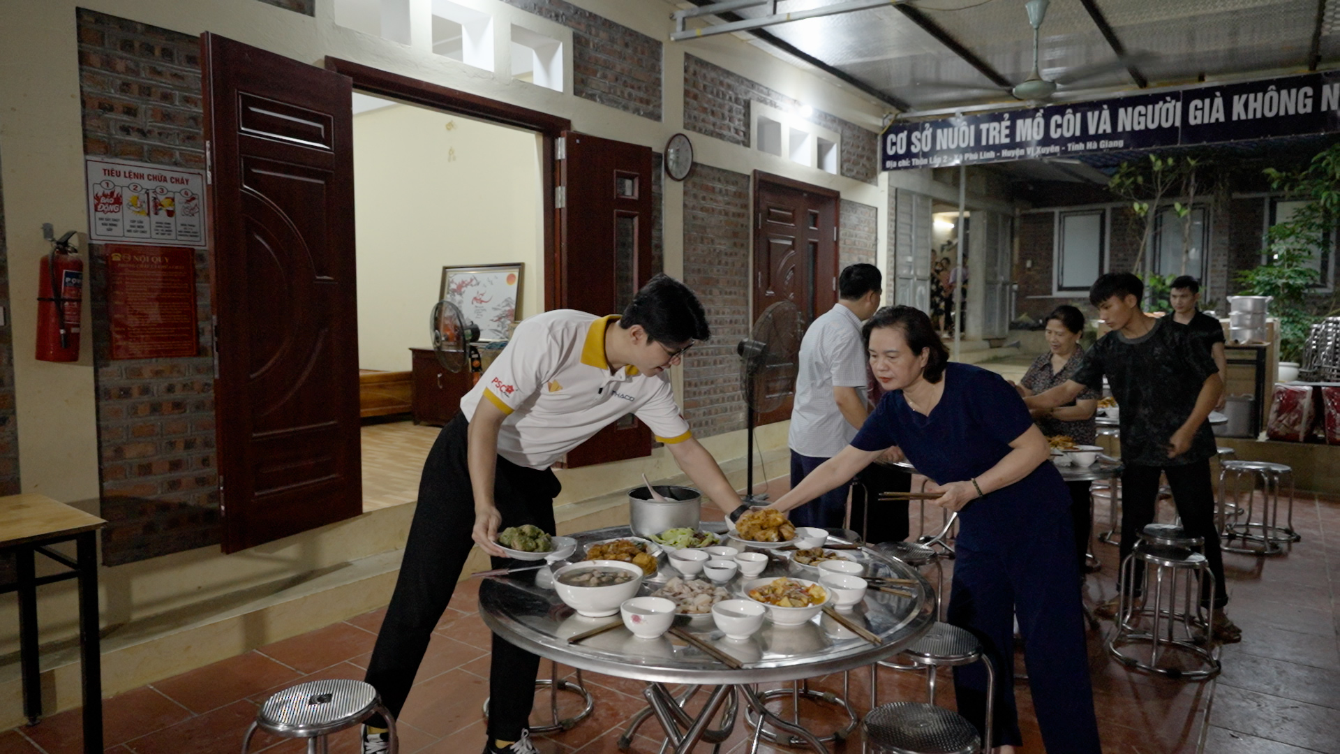 Chuyến xe tử tế mang bếp ấm đến với mái ấm Dương Hiển, tỉnh Hà Giang
