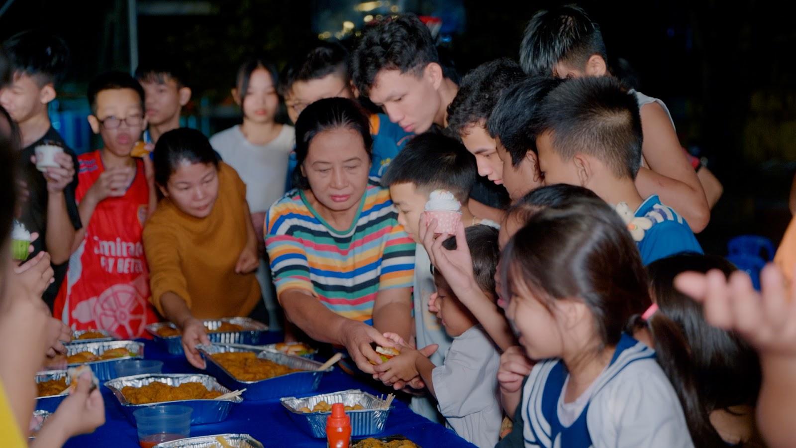 Chuyến xe tử tế mang sân chơi mới đến với Làng Hy Vọng, thành phố Đà Nẵng