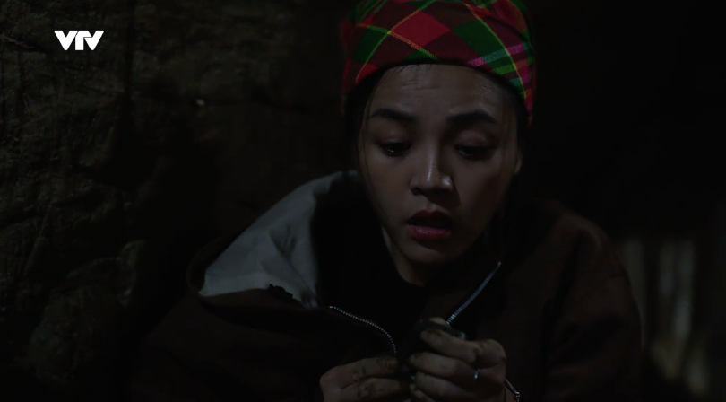 Cuộc chiến không giới tuyến – Tập 36: Hang ổ buôn ma tuý bại lộ, Thào A Hề như ngồi trên đống lửa Cuộc chiến không giới tuyến – Tập 36: Hang ổ buôn ma tuý bại lộ, Thào A Hề như ngồi trên đống lửa