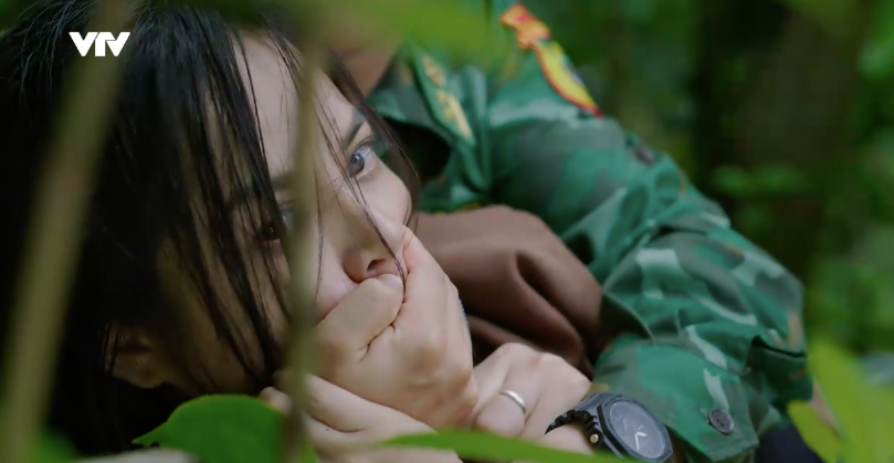 Cuộc chiến không giới tuyến – Tập 36: Hang ổ buôn ma tuý bại lộ, Thào A Hề như ngồi trên đống lửa Cuộc chiến không giới tuyến – Tập 36: Hang ổ buôn ma tuý bại lộ, Thào A Hề như ngồi trên đống lửa