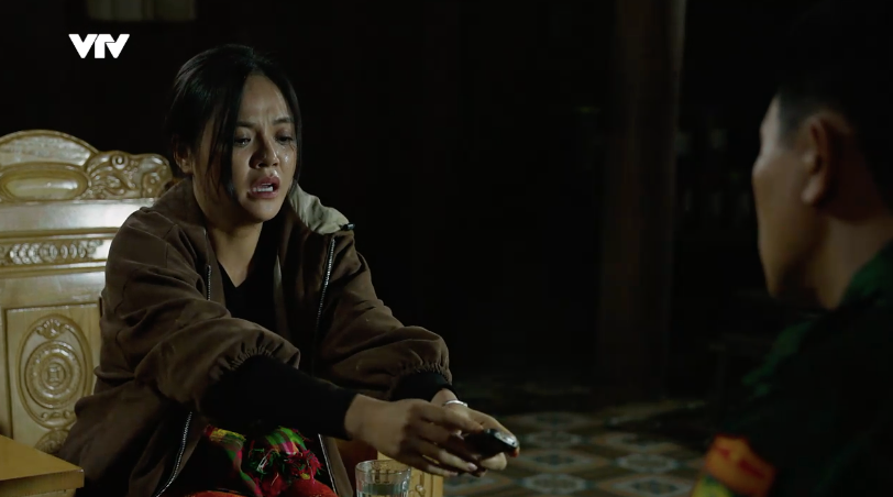 Cuộc chiến không giới tuyến – Tập 36: Hang ổ buôn ma tuý bại lộ, Thào A Hề như ngồi trên đống lửa Cuộc chiến không giới tuyến – Tập 36: Hang ổ buôn ma tuý bại lộ, Thào A Hề như ngồi trên đống lửa