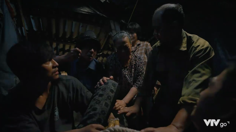 Cuộc đời vẫn đẹp sao – Tập 35: Bố con Lưu thoát nạn, Bát vẫn nhởn nhơ chưa bị “sờ gáy”