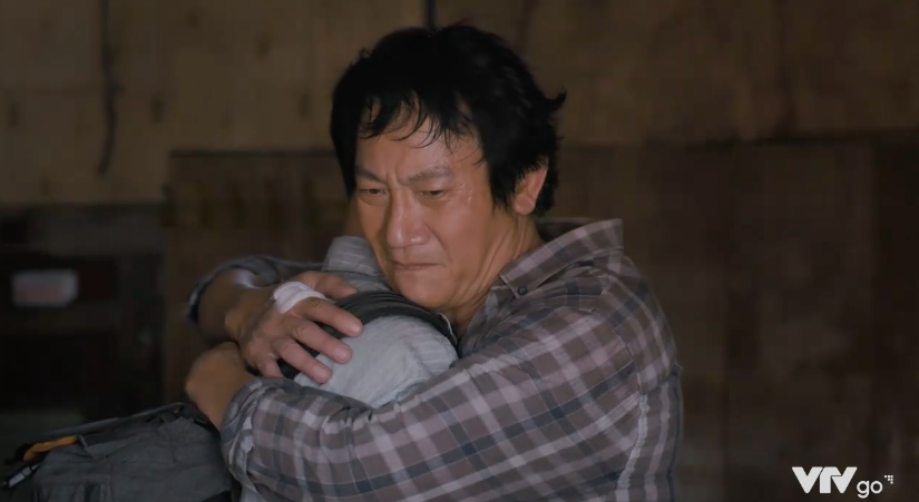 Cuộc đời vẫn đẹp sao – Tập 35: Bố con Lưu thoát nạn, Bát vẫn nhởn nhơ chưa bị “sờ gáy”