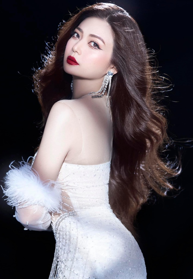 Cuộc sống của Kiều Anh và hai nữ chính "Phía trước là bầu trời" sau 21 năm Cuộc sống của Kiều Anh và hai nữ chính "Phía trước là bầu trời" sau 21 năm